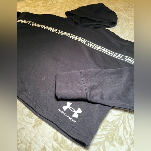 Under Armour Rival Logo Cropped Pullover Hoodie, size medium - Picture 4 of 11